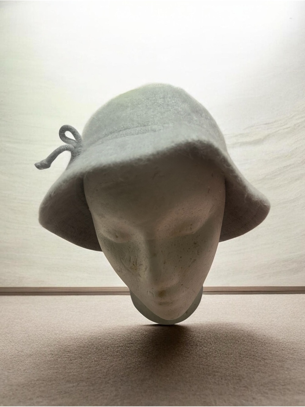 Womens Light Gray Felt Cloche Angora Rabbit Hair Hat with Bow Accent NWOT